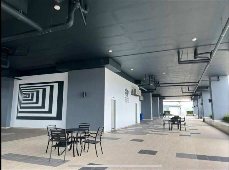 Attractive 3 Bedroom Condo With Pool-D Raudhah Homestay Kajang Buitenkant foto