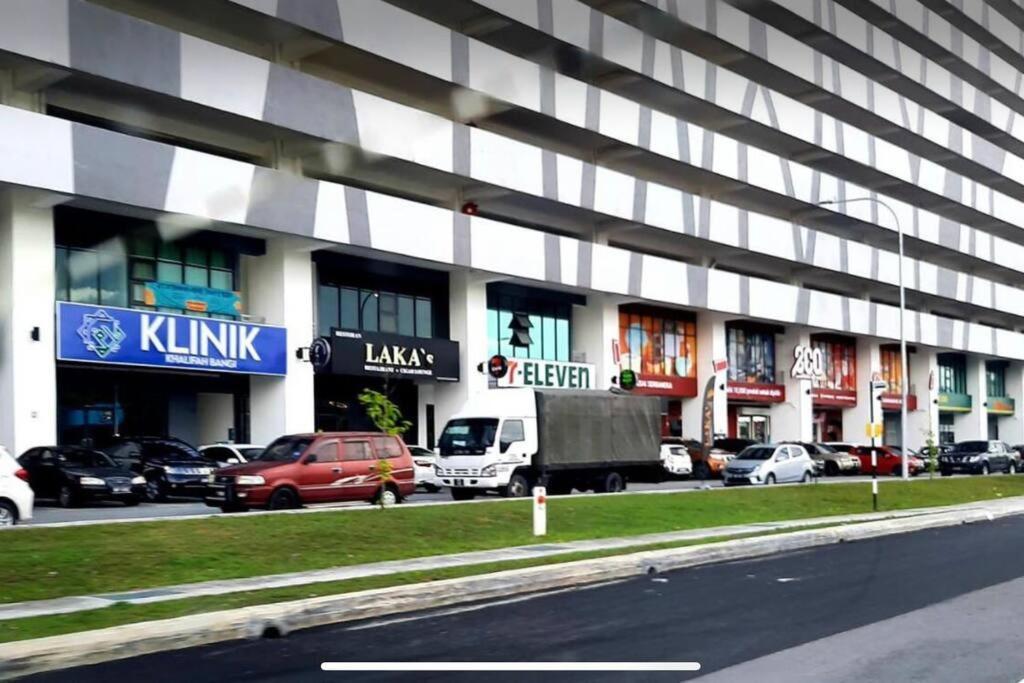 Attractive 3 Bedroom Condo With Pool-D Raudhah Homestay Kajang Buitenkant foto