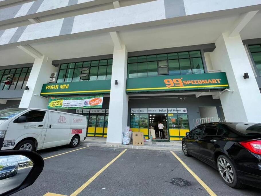 Attractive 3 Bedroom Condo With Pool-D Raudhah Homestay Kajang Buitenkant foto
